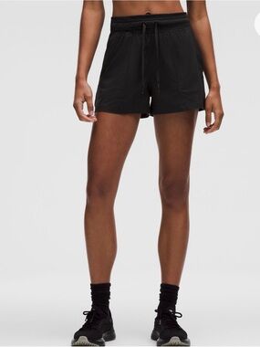 NWT Lululemon Dance Studio HR Shorts, 3.5 in inseam